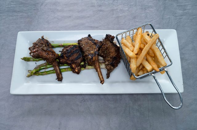 Entrées - Jerk Lamb Chop.